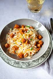 Salade De Chou Rave Au Tofu Laque Au Sirop D Erable Recette En 2020 Chou Rave Recette De Plat Salade De Chou