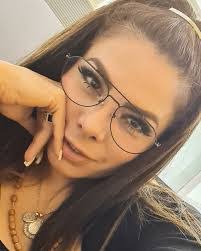 Laritza Lopez's Instagram, Twitter & Facebook