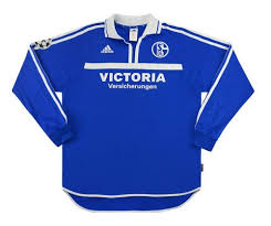 They are one of the richest clubs in the world. Schalke 04 Kit History Football Kit Archive