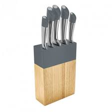 Petit bloc de cuisine avec les 4 couteaux essentiels dans une cuisine. Bloc 5 Couteaux Inox Monocoques Pradel France