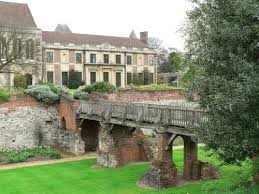Eltham Palace Greenwich With Bridge Over The Dry Moat Eltham Palace Pictures Of England Palace