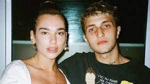 After working as a model, she signed with wa.more. Dua Lipa Feiert Ersten Jahrestag Mit Freund Anwar Hadid Promiflash De