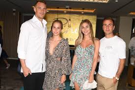 Check out his latest detailed stats including goals, assists, strengths & weaknesses and match ratings. 7pines Resort Eroffnet Cocktailbar Im Luxusyacht Stil Mit Stars Und Sternchen Tageskarte