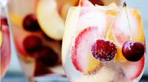 Recette Sangria De Vin Blanc Et 7 Up Recipe Stone Fruit Sangria Stone Fruit Yummy Drinks