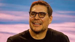 Efrain Tapia's Instagram, Twitter & Facebook