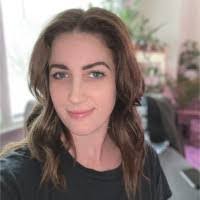 Alison Schmitz's Instagram, Twitter & Facebook