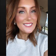 Teaching this little Texan how to @topgolf in cow girl boots⛳️🤠