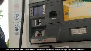 Syaratnya adalah kartu bca yang anda gunakan adalah berlogo mastercard. Cara Isi Minyak Guna Kad Debit Kad Kredit Di Petronas Youtube