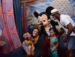Kamaru usman family photos with daughter,wife and girlfriend 2019 kamaru usman gives us his best french accent as he styles his daughters hair #usman#ufc#news. Kamaru Usman S Wife Daughter And Family Here S Everything You Need To Know Sportsmanor
