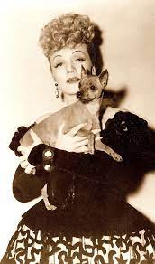 Marlene Dietrich On The Set 1940 S With Cute Chihuahua Dog Please Follow Minkshmink On Pinterest Marlenedietrich Cute Chihuahua Chihuahua Love Chihuahua Mom
