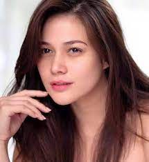 Bea, you wanted to keep your hands clean by not mentioning me in your controversial post, but with a click of your finger, in your sly way, you have charged everybody to destroy me for you.. Artist Bea Alonzo Home Facebook