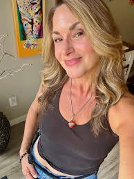 Holistic doctor seeks like-minded partner in Colorado