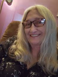 So… I posted a little while ago and thought that I ought to try again.  Looking to connect with a like minded person…intelligent, fit, and ready to  explore the arts and live