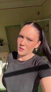 Känslan näe man har en bra hår dag och smink dag men man ska ingenstans…  #foryoupage