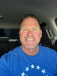 Well hello there my single people! I am Brian from New YerrrrrrSey (New  Jersey). Mid 30s plant 🪴 /girl 👩🏽‍🤝‍👩🏾dad. The gym is my happy place.  Also, if you like coffee then