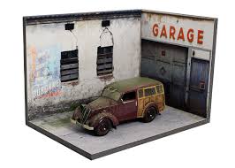 Diorama Garage Abandonne Echelle 1 43eme Dimensions 100x145x100mm Reference 43 3a Y Ae 001 Diorama Garage Petite Maison Bois Diorama