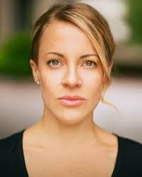 Holly Ray's Instagram, Twitter & Facebook