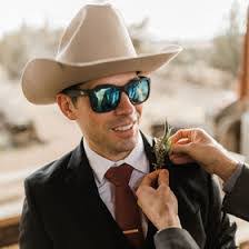 Heather Selzer's Instagram, Twitter & Facebook