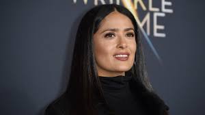 Salma hayek was born on the 2 nd of september in the year 1966 and as of now, she is 53 years old. Usia 53 Salma Hayek Pamer Tubuh Aduhai Di Pantai