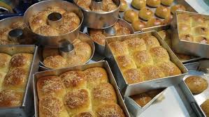 Namun yang berbeda dari toko lainnya, mereka mempekerjakan penyandang disabilitas bisu dan tuli. Roti Sobek Banyak Sekali Dijual Di Zika Snack Catering Facebook