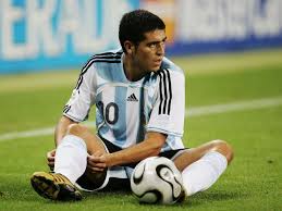 Ese 10 de noviembre de 1996, jr10, daría sus primeros pasos en el club de la ribera. World Cup Countdown 1 Day To Go What If Juan Roman Riquelme Hadn T Been Substituted 90min