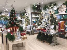 File Shop With Christmas Decorations Indooroopilly Shopping Centre With Ch Christmas Door Decorations White Christmas Decor Christmas Decorations For The Home