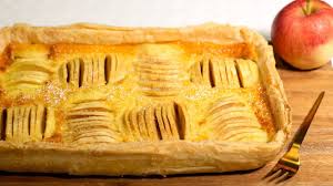 Traditionally baked in round tins, sliced apple cake is usually enjoyed as a filling afternoon dessert that is often paired with coffee or tea. Schneller Apfel Blatterteigkuchen Youtube