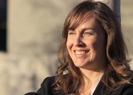 Julie Clow's Instagram, Twitter & Facebook