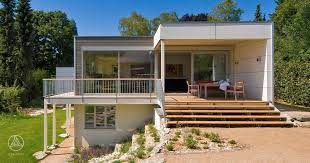 eingeschossiger bungalow der eine einliegerwohnung im gartengeschoss ermoglicht baufritz bungalow jakob bungalow mit einliegerwohnung bungalow baufritz