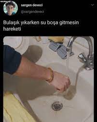 Türk erkekleri beni rahat bırakın! Sergen Deveci Sergendeveci Bulasik Yikarken Su Bosa Gitmesin Hareketi Guldum Net Caps Arama Motoru