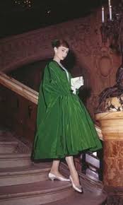 No one has ever looked more elegant to sit on a plane. Https Thechicestchick Tumblr Com Post 616118274555609088 Audrey Hepburn Dress Audrey Hepburn Audrey Hepburn Style
