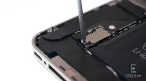You need this repair if the glass is cracked, the touchscreen no longer responds to touch, or the lcd remains black or flickers. Iphone 4 Screen Replacement And Repair Diy Out Of Warranty Cell Phone Repair Blog