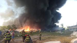 Ahora puedes inscribirte para recibir en tu correo electrónico las principales noticias de publimetro. Ahora Tigre Feroz Incendio En Un Deposito De Plasticos En Las Tunas Tigre Noticias