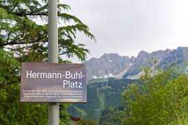 Gästehaus hermann buhl befindet sich in hintermühlweg 51, 83486 ramsau bei berchtesgaden, germany, bayern. Hermann Buhl Platz In Innsbruck Alpenverein
