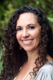 Laura Miner's Instagram, Twitter & Facebook