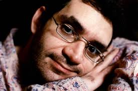 Ato de filho de Renato Russo equivale a censura aos fãs e pesquisadores