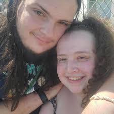 Samantha Leach's Instagram, Twitter & Facebook