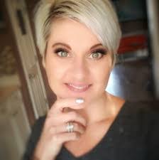 Shannon Findley's Instagram, Twitter & Facebook