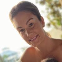 Dana Dubois's Instagram, Twitter & Facebook