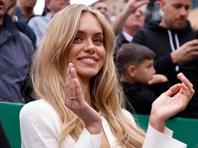 Laila Hasanovic, l'evoluzione della fidanzata di Jannik Sinner: da modella  a super ospite agli eventi più prestigiosi | Corriere.it