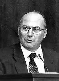 Acto de entrega del Premio Eusko Ikaskuntza-Caja Laboral de Ciencias  Sociales y Humanidades a Alvaro d' Ors. Iruñea, 3 de O