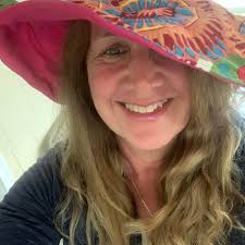 Former presidential spokesperson Edwin Lacierda refers to former first lady  Imelda Marcos' past beautification projects in his remarks