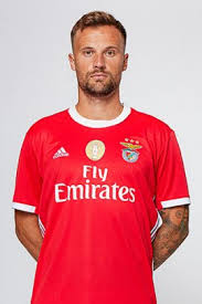 Haris seferović je švajcarski profesionalni fudbaler koji trenutno nastupa na poziciji napadača u portugalskom klubu benfika i reprezentaciji švajcarske. Haris Seferovic Benfica Stats Titles Won