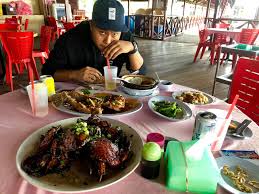 Restoran todak (orang asli) the restaurant is just located by the shore, with an overview of the johor strait, making this place a. Makan Berdua Di Restoran Todak Orang Asli Sempena Hari Jadi Si Dia Aku Sis Lin