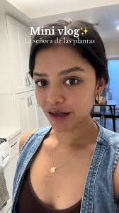 La señora de las plantas😖 #señoradelasplantas #plantas #jardin  #paratiiiiiiiiiiiiiiiiiiiiiiiiiiiiiii #fypシ゚ #vlog #minivlog #vlogtiktok