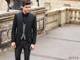 Ein Moderner Look Hemd Und Fliege In Schwarz Zu Einem Sakko Ohne Revers Herrenmode Anlass Modegarhammer Anzug Digel Herren Mode Mode Modestil