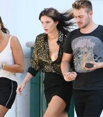 Celebrity and Amateur Nip Slip Picture Galleries - Nipple Slip
