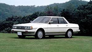 スポーティなセダンとして人気となり 生産終了後もドリフト好きから愛されているトヨタ マークii3兄弟 そのなかでも マークii チェイサーとはちょっと違い 最終モデルは高級志向になるなど独自路線を歩んだのがクレスタだ 初代から5代目まで その歴史を振り返る