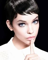 Miss Manga Barbara Palvin Turns On The Lash Factor For L Oreal Paris Miss Manga Mascara Barbara Palvin Short Hair Styles