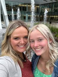 Meg Counts (@mfcounts)